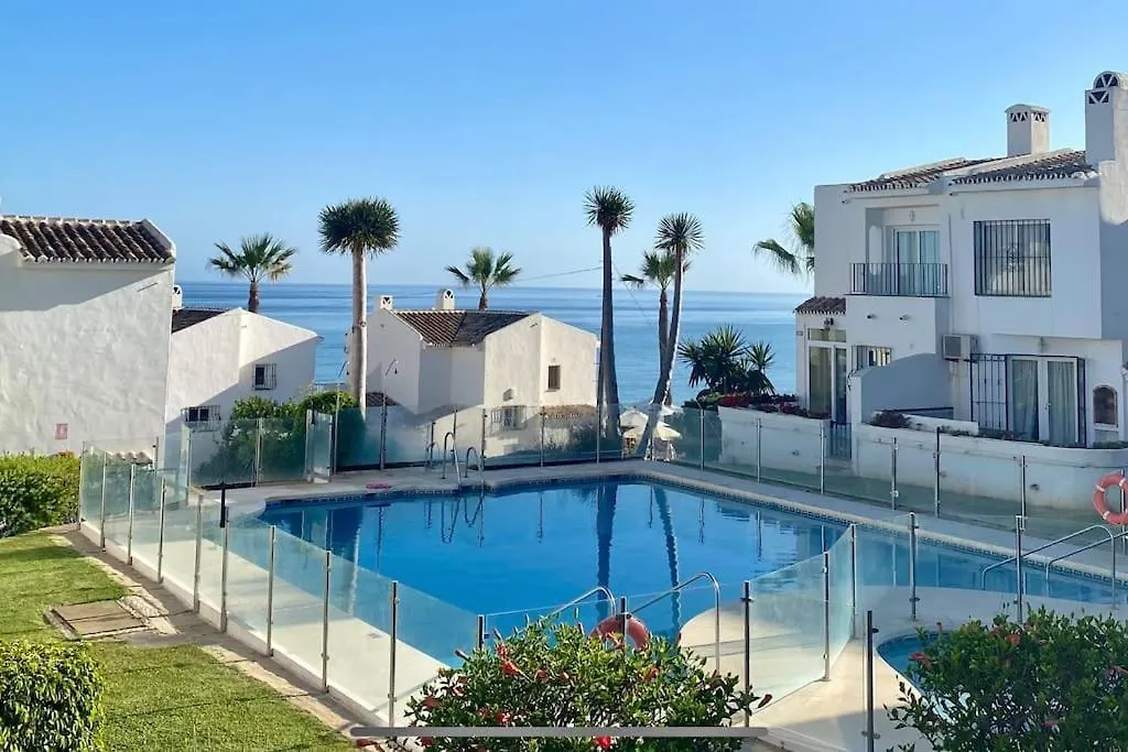 Nyrenoverat! Beachfront Townhouse Med Pool Màlaga Španělsko