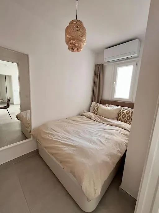 Nyrenoverat! Beachfront Townhouse Med Pool Malaga Holiday home