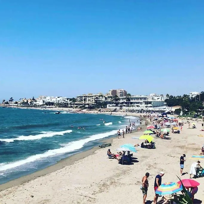 Nyrenoverat! Beachfront Townhouse Med Pool Malaga Holiday home
