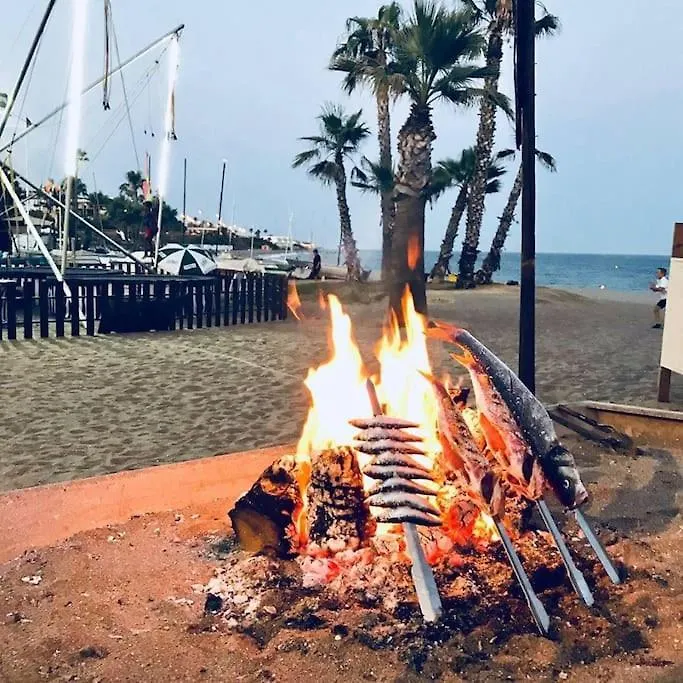 Nyrenoverat! Beachfront Townhouse Med Pool Malaga